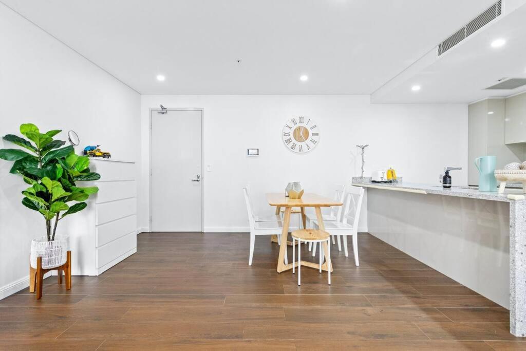 Four Bedroom Apartment With Facilities In Olympic Park Sydney Ngoại thất bức ảnh