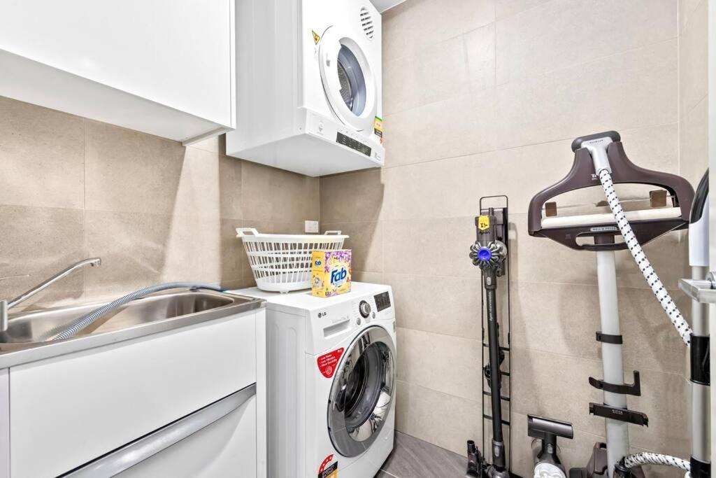 Four Bedroom Apartment With Facilities In Olympic Park Sydney Ngoại thất bức ảnh